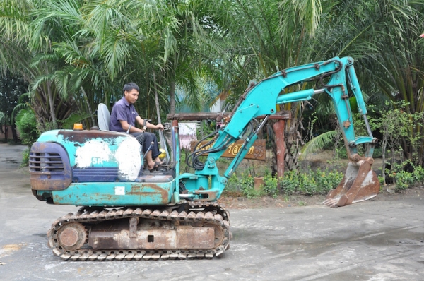 KOMATSU PC35-8 คอนโทลน้ำมัน ปั้มนิ้ว สวยเดิมจากญี่ปุ่น ทำงานสมบูรณ์ทุกระบบ รับรองไม่ผิดหวัง 290,000 เท่านั้น!!