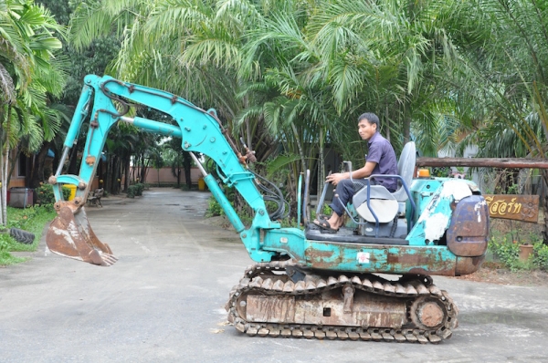 KOMATSU PC35-8 คอนโทลน้ำมัน ปั้มนิ้ว สวยเดิมจากญี่ปุ่น ทำงานสมบูรณ์ทุกระบบ รับรองไม่ผิดหวัง 290,000 เท่านั้น!!