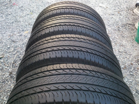 ขายยาง 245/65R17 บริดสโตน อีโคเปีย ปี15 ดอกยางหนาเต็มสดไม่ลายไม่ร้าวสวยๆ จำนวน 1 ชุด