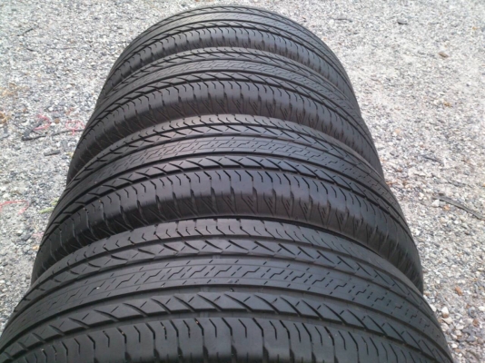 ขายยาง 255/65R17 บริดสโตน อีโคเปีย ปี15 ดอกยางหนาสดไม่ลายไม่ร้าวไม่มีปะสวยๆ จำนวน 1 ขุด
