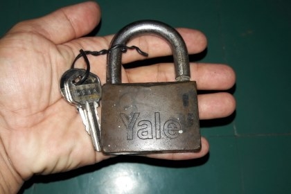 ขายแม่กุญแจทองเหลืองแท้ขนาด60MM.YALEMade in Italyงานเก่าสภาพใช้งาน ขายแม่กุญแจทองเหลืองแท้ขนาด60MM.YALEMade in Italyงานเก่าสภาพใช้งาน