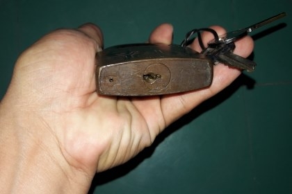 ขายแม่กุญแจทองเหลืองแท้ขนาด60MM.YALEMade in Italyงานเก่าสภาพใช้งาน ขายแม่กุญแจทองเหลืองแท้ขนาด60MM.YALEMade in Italyงานเก่าสภาพใช้งาน