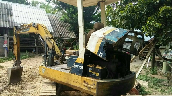 ขายรถแบคโฮ KOMATSU PC30-6 ราคา 200000