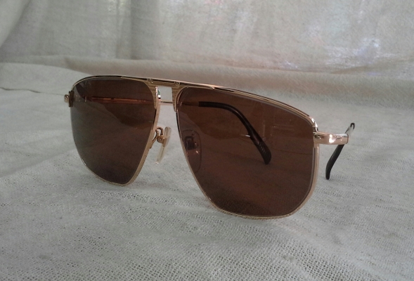 แว่นตากันแดดสำหรับ &#039;โคตรบุรุษ&#039;  Vintage PLAYBOY handmade in Japan  บิ๊กไซซ์!