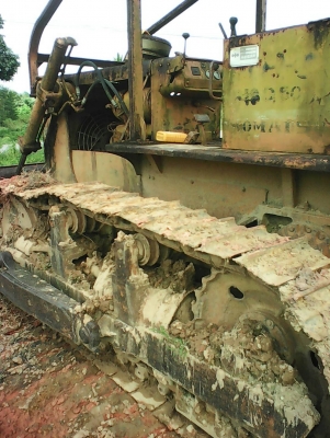 ขายรถแทรคเตอร์ KOMATSU D50A-15 ห้องเลี้ยวแห้ง มีเขาล้มไม้ ราคา 300000