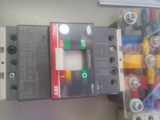 ขายตู้ไฟมือ2 สภาพ80\% รวมเบรกเกอร์ภายใน