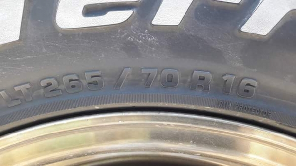 ล้อพร้อมยาง bf all 265x70x16 สวยๆ ล้อพร้อมยาง bf all 265x70x16 สวยๆ