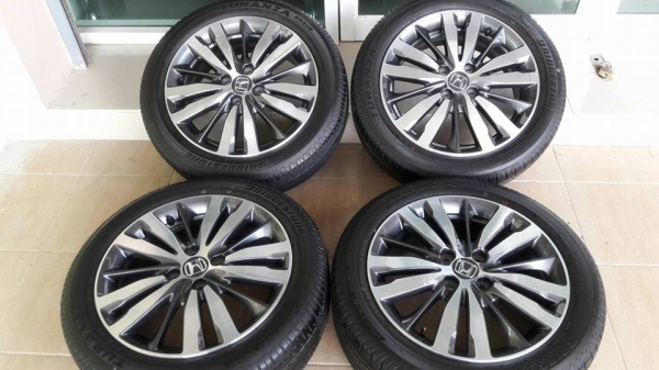 ขายล้อแม็กป้ายแดง jazz 16" พร้อมยางปี16 สนใจติดต่อ ก.เจริญการยางครับ 081-3747940 ขายล้อแม็กป้ายแดง jazz 16" พร้อมยางปี16 สนใจติดต่อ ก.เจริญการยางครับ 081-3747940