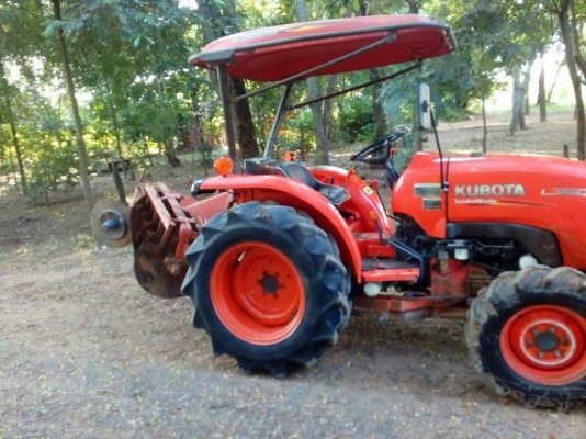 ขายรถแทรคเตอร์ คูโบต้า L3608 ทำงานสองพัน ชม.อุปกรณ์ใบดันหน้าผานหลัง เอกสารเล่มทะเบียนครบ