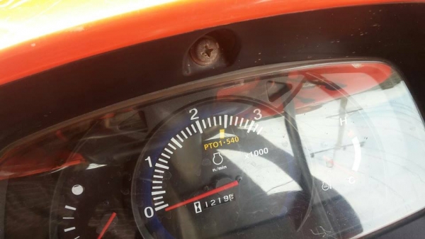 ขายรถแทรคเตอร์คูโบต้า L3008ทำงาน1,219ชม. ปี55 อุปกรณ์ใบดันหน้า ผานหลัง สภาพเดิมช่วงล่างดี