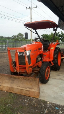 ขายรถแทรคเตอร์คูโบต้า L3008ทำงาน1,219ชม. ปี55 อุปกรณ์ใบดันหน้า ผานหลัง สภาพเดิมช่วงล่างดี
