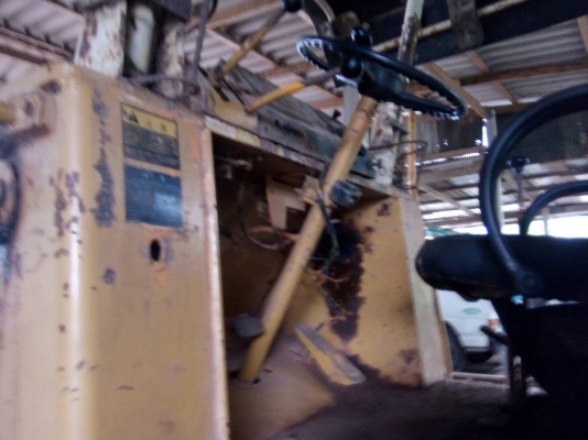 รถตักKOMATSU 510...กรองคู่ จอดไว้หลายวันที่โรงจอด แบตเสีย..รถมีเอกสารอินวอยล์