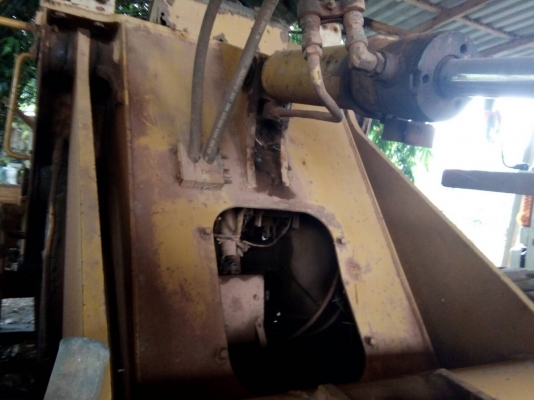 รถตักKOMATSU 510...กรองคู่ จอดไว้หลายวันที่โรงจอด แบตเสีย..รถมีเอกสารอินวอยล์