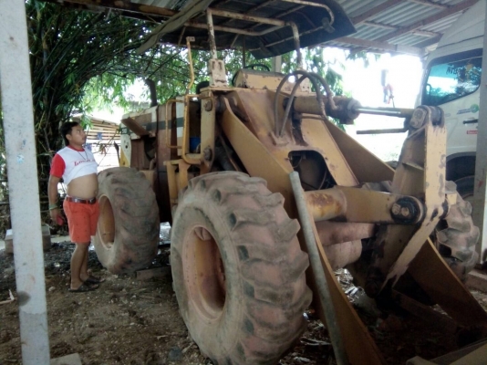 รถตักKOMATSU 510...กรองคู่ จอดไว้หลายวันที่โรงจอด แบตเสีย..รถมีเอกสารอินวอยล์
