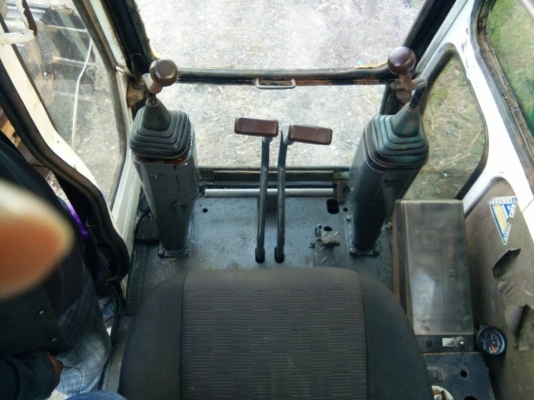 รถแม็คโคร HITACHI EX60-1