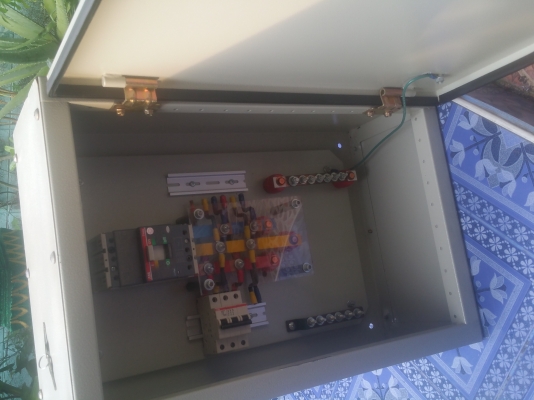 ขายตู้ไฟสภาพ80\% มือ2 พร้อมเบรกเกอร์ในชุด