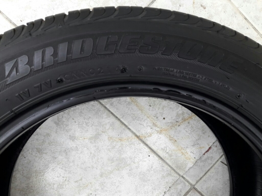 ยางBRIDGESTONE รุ่น TURANZA ER300. 185 55R16 ปี2014สภาพสวยมากๆ ดอกเยอะมากๆ90\%คุมสุดใช้อีกนานไม่แพง