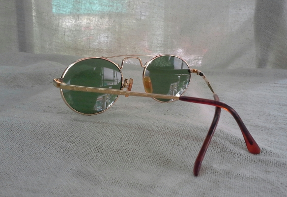 แว่นตาวินเทจตำนาน 'สี่เต่าทอง' Vintage THE BEATLES handmade in Japen แว่นตาวินเทจตำนาน 'สี่เต่าทอง' Vintage THE BEATLES handmade in Japen
