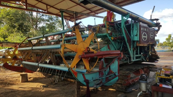 ขายรถเกี่ยวข้าวไทยเจริญ เครื่อง HINOJO8C 220แรง ช่วงล่าง12ปั๊ม23 สภาพเช็คพร้อมลงงาน โซ่ใหม่ลงได้400ไร่