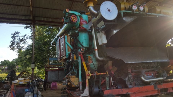 ขายรถเกี่ยวข้าวไทยเจริญ เครื่อง HINOJO8C 220แรง ช่วงล่าง12ปั๊ม23 สภาพเช็คพร้อมลงงาน โซ่ใหม่ลงได้400ไร่