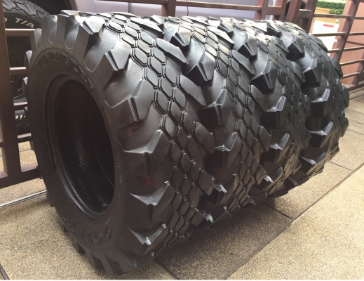 ยาง King Cobra 32 9.5 R16 สิ้นปี13 ไม่มีปะ พร้อมใช้งาน ราคาไม่แพง
