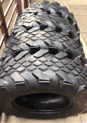ยาง King Cobra 32 9.5 R16 สิ้นปี13 ไม่มีปะ พร้อมใช้งาน ราคาไม่แพง