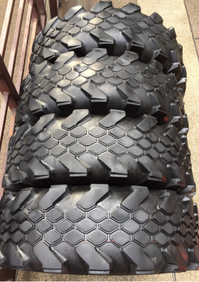 ยาง King Cobra 32 9.5 R16 สิ้นปี13 ไม่มีปะ พร้อมใช้งาน ราคาไม่แพง