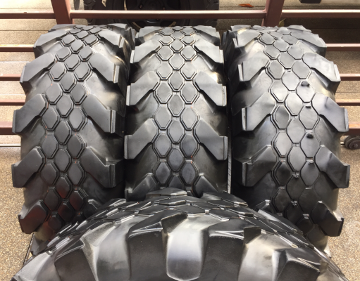 ยาง King Cobra 32 9.5 R16 สิ้นปี13 ไม่มีปะ พร้อมใช้งาน ราคาไม่แพง