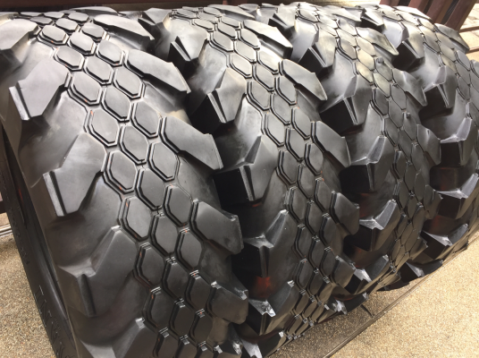 ยาง King Cobra 32 9.5 R16 สิ้นปี13 ไม่มีปะ พร้อมใช้งาน ราคาไม่แพง