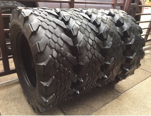 ยาง King Cobra 32 9.5 R16 สิ้นปี13 ไม่มีปะ พร้อมใช้งาน ราคาไม่แพง