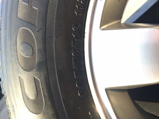 ยางบริสโตนปี15 265/70r16 ดอกเหลือๆ ประหยัดน้ำมันพร้อมแม็กวีโก้เดิมๆ ยางบริสโตนปี15 265/70r16 ดอกเหลือๆ ประหยัดน้ำมันพร้อมแม็กวีโก้เดิมๆ