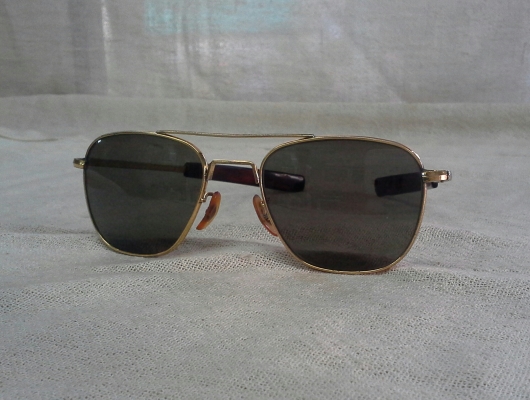 แว่นตาอเมริกันวินเทจเสืออากาศ ตัวต้นตำรับ! ปลอกขาน้ำตาล-ดำ! Original AO American Optical handmade in USA หายาก! แว่นตาอเมริกันวินเทจเสืออากาศ ตัวต้นตำรับ! ปลอกขาน้ำตาล-ดำ! Original AO American Optical handmade in USA หายาก!