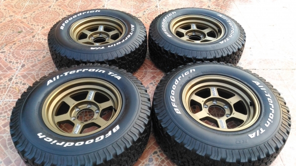 ขายล้อ te37 พร้อมยาง bf 265/75/16 ปี 14 สวยๆครับ