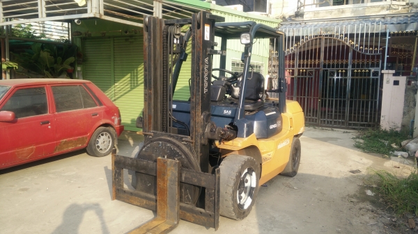 ขายรถยก TOYOTA 3.5T. งายาวหมุน 360องศารถนอก