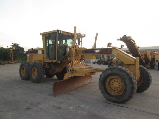ขายรถเกรดแคท CATERPILLAR 140H #2ZK0XXXX มือสองนำเข้า สภาพสวยพร้อมใช้งาน