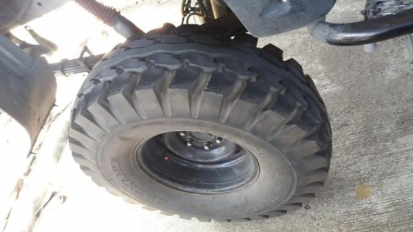 ยาง36/12.5/16.5สภาพดีมากครับ ขายเฉพาะยางนะครับ 8500 ครับ สนใจโทรคุยได้นะครับ