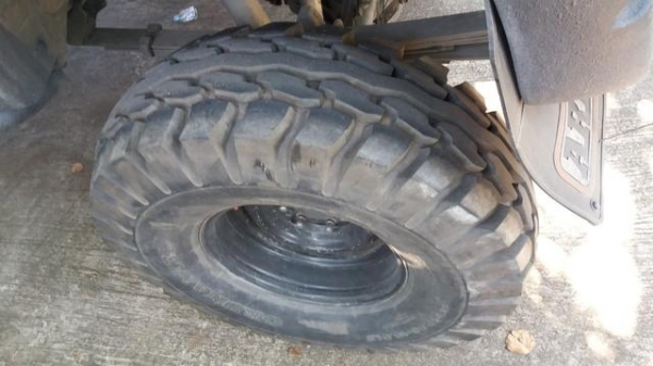 ยาง36/12.5/16.5สภาพดีมากครับ ขายเฉพาะยางนะครับ 8500 ครับ สนใจโทรคุยได้นะครับ