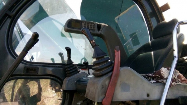 ขายแบคโคมาร์คไฟว์ พร้อมเทรลเลอร์2เพลา รถสวยสภาพพร้อมใช้งาน เอกสารเล่มทะเบียนทั้ง2คัน ราคา1,150,000 สนใจโทร 090-8588220คุณนะ 093-3258446คุณบิว หรือเข้าดูสินค้าอื่นๆได้ที่ www.narong2truck.com หรือ www.truck.in.th/498 หรือเพจFacebook ณรงค์ ซื้อขายรถมือสอง (