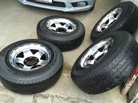 ล้อใหม่ขอบ16นิ้ว6รู พร้อมยาง ชุดนี้ ราคา 7800 บาท