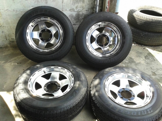 ล้อใหม่ขอบ16นิ้ว6รู พร้อมยาง ชุดนี้ ราคา 7800 บาท