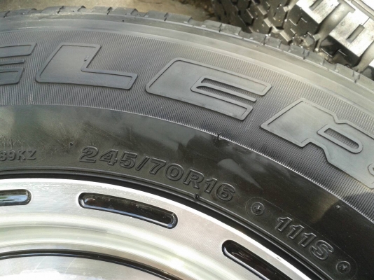 ล้อใหม่ขอบ16นิ้ว6รู พร้อมยาง ชุดนี้ ราคา 7800 บาท