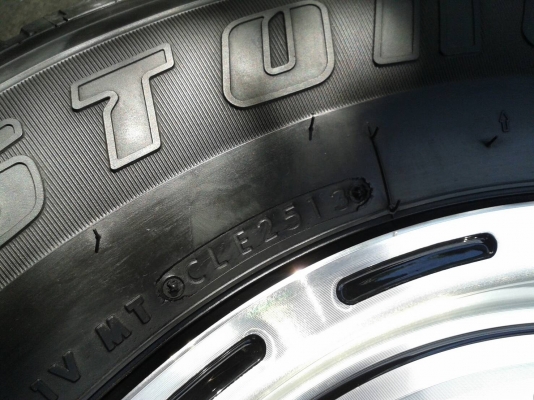 ล้อใหม่ขอบ16นิ้ว6รู พร้อมยาง ชุดนี้ ราคา 7800 บาท