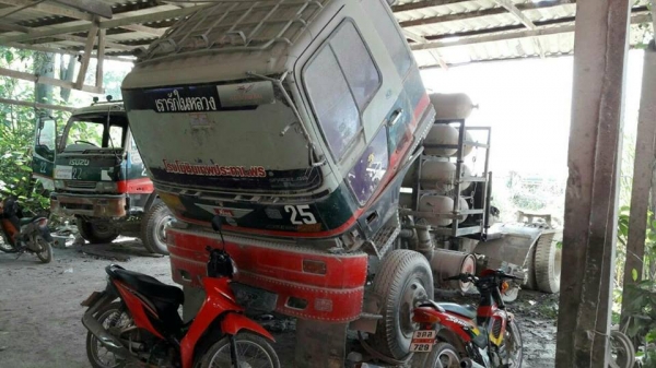 ขายรถ10ล้อ 2เพลา มีหลายคัน หลายราคา เอกสารเล่มทะเบียนทุกคัน ราคา450,000 สนใจโทร 090-8588220คุณนะ 093-3258446คุณบิว หรือเข้าดูสินค้าอื่นๆได้ที่ www.narong2truck.com หรือ www.truck.in.th/498 หรือเพจFacebook ณรงค์ ซื้อขายรถมือสอง (เว็บไซต์ส่วนตัว) หรือFacebo ขายรถ10ล้อ 2เพลา มีหลายคัน หลายราคา เอกสารเล่มทะเบียนทุกคัน ราคา450,000 สนใจโทร 090-8588220คุณนะ 093-3258446คุณบิว หรือเข้าดูสินค้าอื่นๆได้ที่ www.narong2truck.com หรือ www.truck.in.th/498 หรือเพจFacebook ณรงค์ ซื้อขายรถมือสอง (เว็บไซต์ส่วนตัว) หรือFacebo