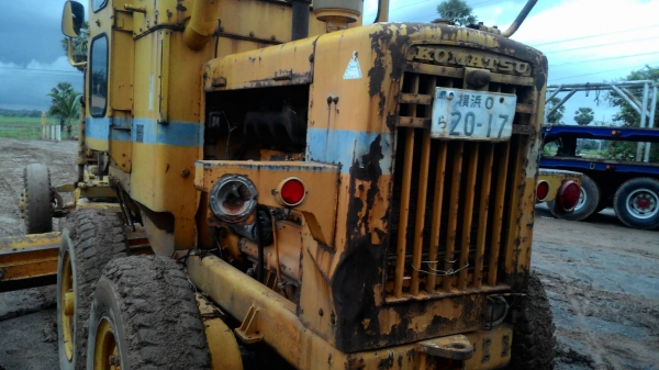 ขายรถเกรด KOMATSU GD30-5M ราคา 380000