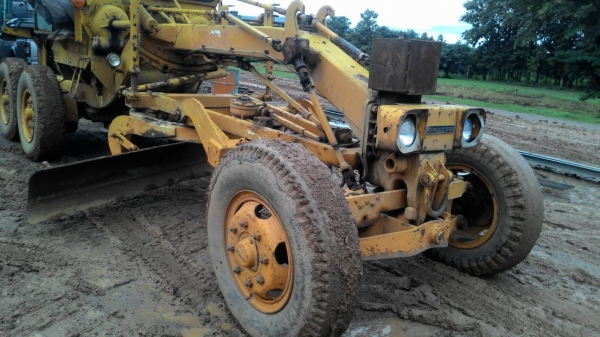 ขายรถเกรด KOMATSU GD30-5M ราคา 380000