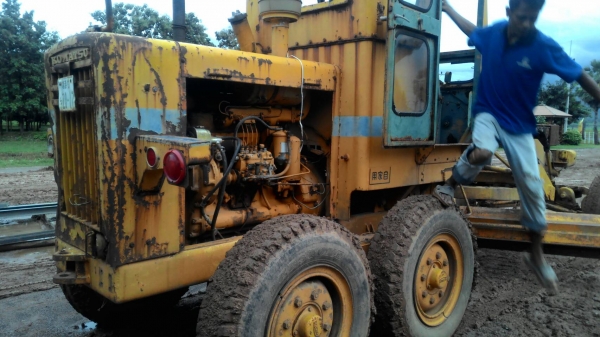 ขายรถเกรด KOMATSU GD30-5M ราคา 380000