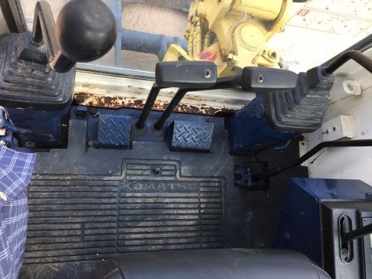 ขายรถขุด KOMATSU PC20-6 มีตู้สภาพสวยรถพร้อมใช้งาน รถนอกแท้ๆ ขายรถขุด KOMATSU PC20-6 มีตู้สภาพสวยรถพร้อมใช้งาน รถนอกแท้ๆ