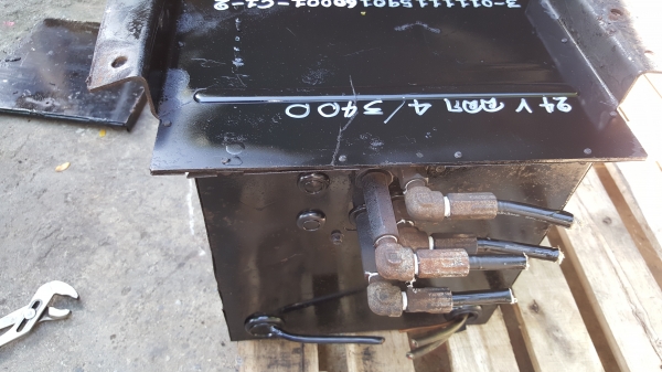 ปั้มไฮดีอลิค 24 v ออก 4 สาย รหัสสินค้า C1 - 2 สอบถามได้ต่อรองได้ ขายได้ขาย ราคา  3400 บาท