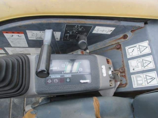 ขายรถขุด KOMATSU PC40 MR-1 ปั้มนิ้ว คอลโทนสั้น มีลายหัวกระแทก แทรกเหล็ก สภาพพร้อมใช้ มือสองญี่ปุ่นแท้ๆ