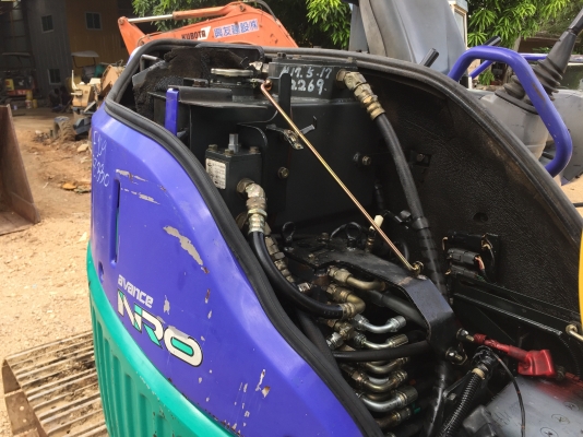 ขายรถขุด KOMATSU PC40 MR-1 ปั้มนิ้ว คอลโทนสั้น มีลายหัวกระแทก แทรกเหล็ก สภาพพร้อมใช้ มือสองญี่ปุ่นแท้ๆ